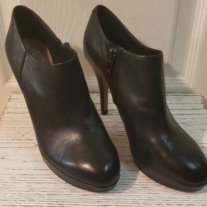Vince Camuto leather zipup booties in black